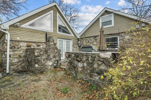 375 Rye Hill Rd, Monroe NY  10950-4511 exterior