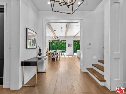 12226 Huston St, North Hollywood CA  91607-3617 exterior