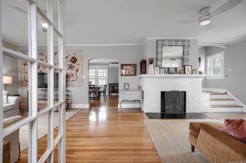 93 Augustine Rd, White Plains, NY 10603-2040