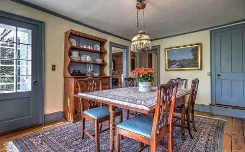 354 Moose Hill Rd, Upper Stepney CT  06468-2404 exterior