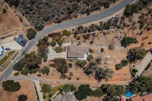 3531 Camino De Las Lomas, Vista, CA 92084-6638