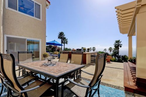 30525 Rhone Dr, Rancho Palos Verdes CA  90275-5742 exterior