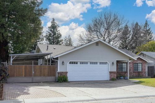 5 Betsey Way, Chico, CA 95928-6352