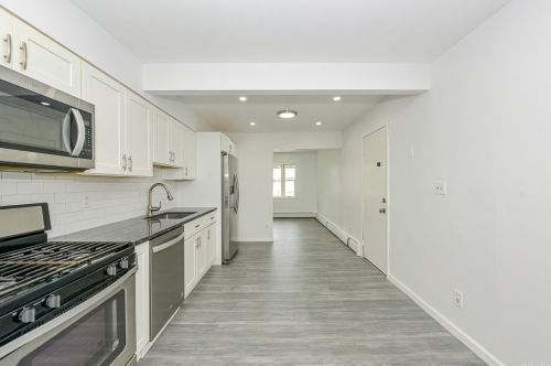 23 Cedar St, Central Islip NY  11722-4139 exterior