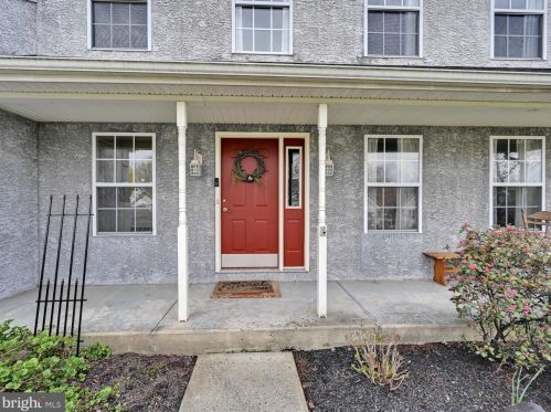 2590 Willow Brook Ln, Pottstown, PA 19464-1016