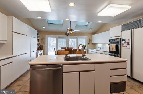 370 Ramsey Rd, Yardley PA 19067-4639 exterior