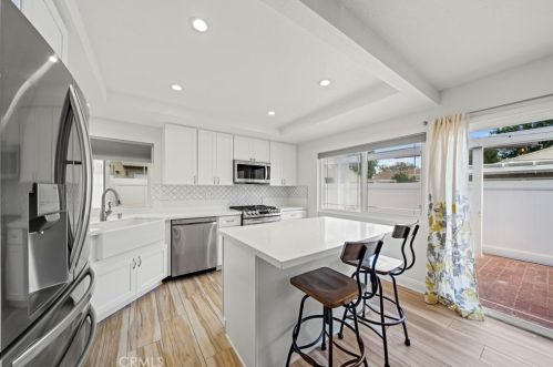 24243 Lema Dr, Santa Clarita, CA 91355-2319