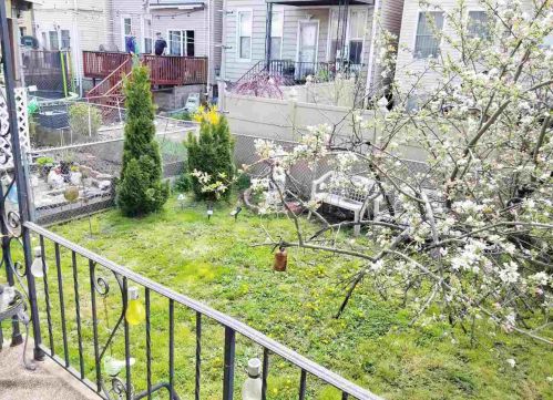 125 Oak St, Union City NJ  07086-5610 exterior