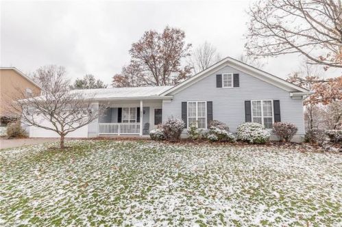 9602 Shadywood Ln, Twinsburg, OH 44087-1545