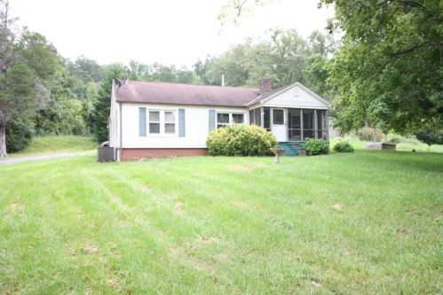 8606 Widener Rd, Knoxville, TN 37920-9135