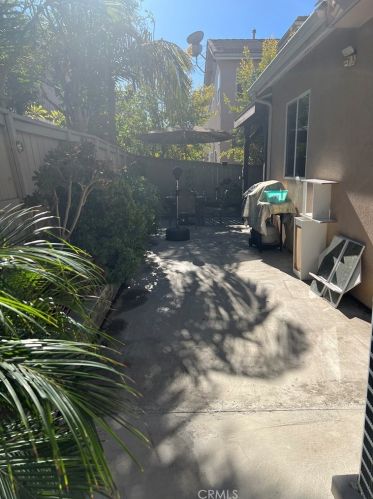 9076 Sylmar Ave, Van Nuys CA  91402-1912 exterior