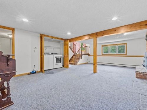 7 Lena Dr, Uncasville CT  exterior