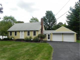 11561 Prospect Rd, Cleveland, OH 44149-2925