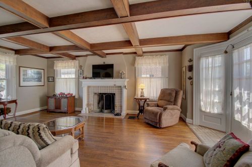 905 Clayton Ct, Newport, KY 41073-1617