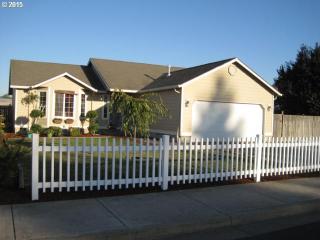 747 Tylers Pl, Independence, OR 97351-1340