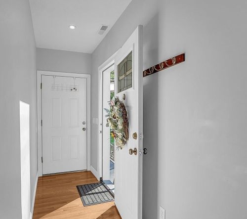 74 Millville St, Salem NH  03079-2620 exterior