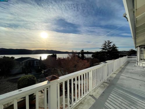 1215 K St, Benicia, CA 94510-2416