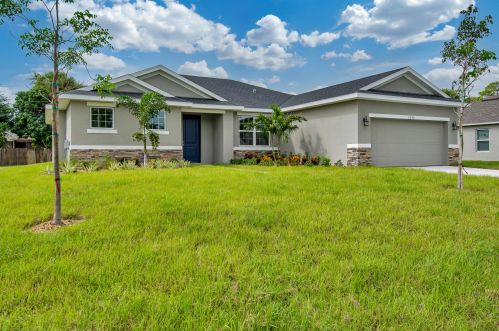 327 Lama Ave, Fort Pierce, FL 34953-3181