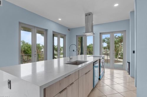 4150 Dingman Dr, Sanibel FL 33957-5107 exterior