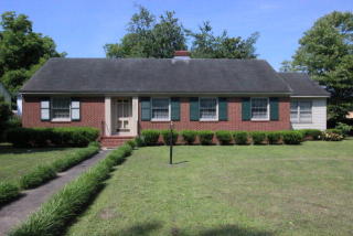 1304 Saint Andrew St, Tarboro, NC 27886-3032