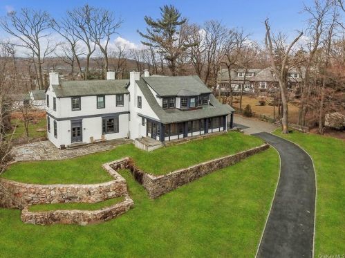 14 Crescent Dr, Elmsford, NY 10523-2802
