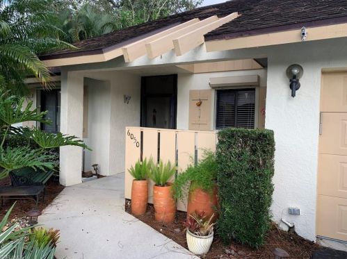 6050 Huntington Woods Dr, Naples, FL 34112-2914