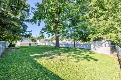 725 Eastern Ave, Bellefontaine OH  43311-2615 exterior