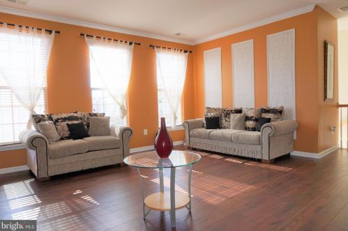 15815 John Diskin Cir, Woodbridge VA  22191-6513 exterior