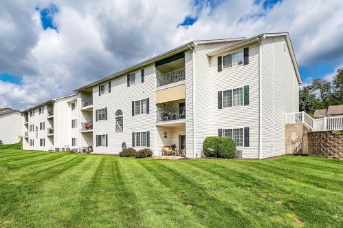 350 Hidden Ridge Ct, Library PA  15129-8613 exterior