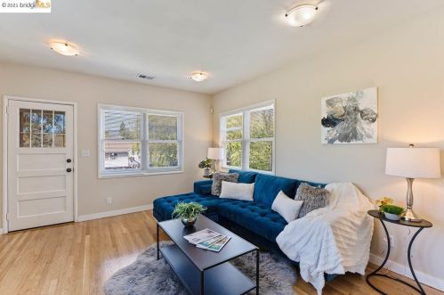 336 45 St, Oakland CA 94609-2025 exterior