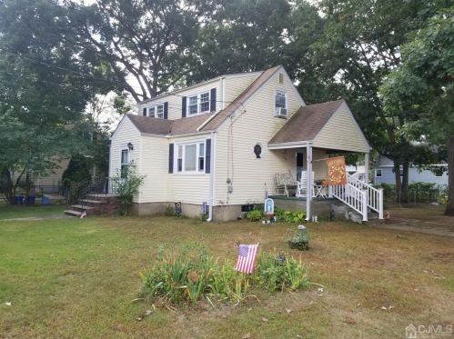 9 Sadowski Dr, Old Bridge, NJ 08857-1444