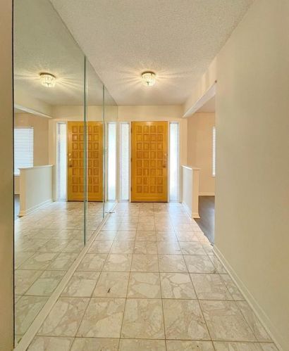8167 Ceberry Dr, Austin TX  78759-8753 exterior
