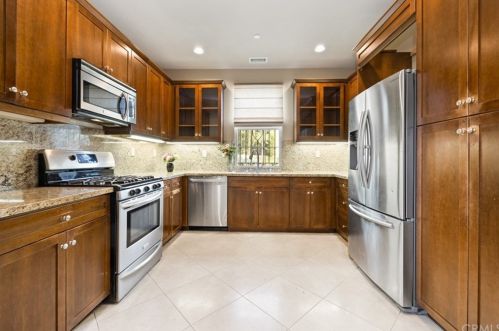 105 Mission, Irvine CA  92620-3420 exterior