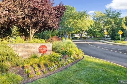 14 Cliff Dr, Englewood NJ  07631-5058 exterior