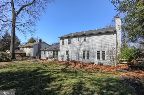 850 Zermatt Dr, Hummelstown PA  17036-9706 exterior