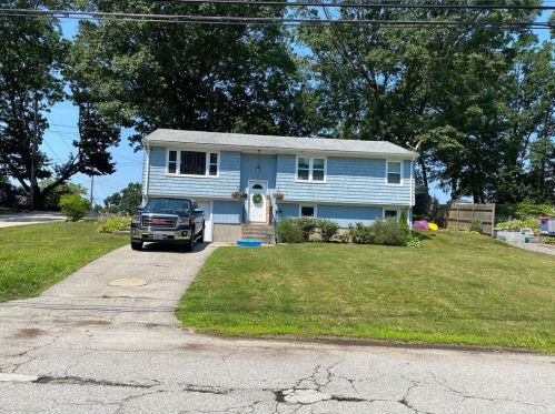 4 Bennett St, Providence, RI 02904-3208
