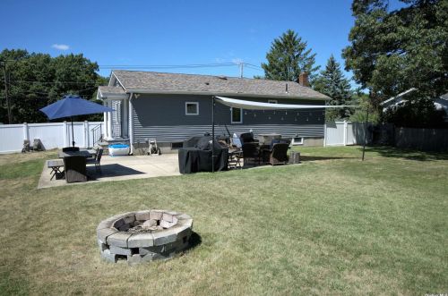 685 Waverly Ave, Holtsville NY  11742-1122 exterior