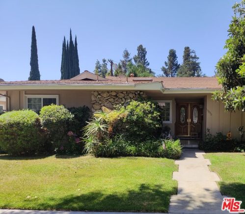 13830 Cumpston St, Van Nuys, CA 91401-5818