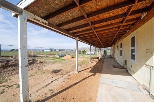 20235 Guffy Ln, Wildomar CA 92595-8798 exterior