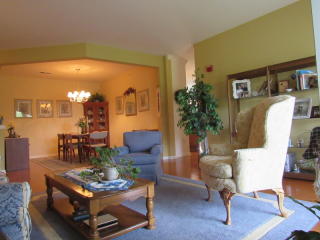 5012 Brookfield Glen Dr, Belvidere, NJ 07823-2858