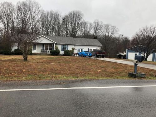 2576 Farms Cir, Woodlawn, TN 37191-9312