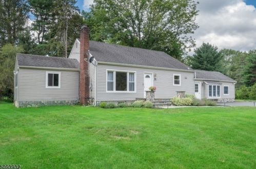 23 Valley Rd, Boonton, NJ 07005-9133