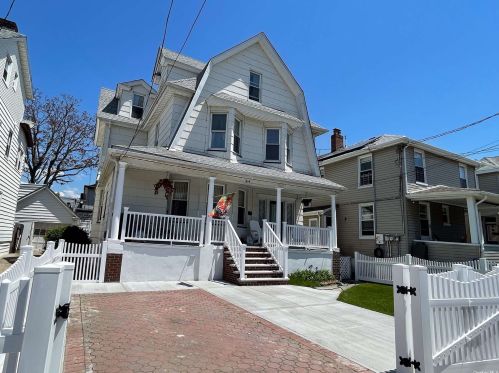 216 Beach 117th St, Far Rockaway, NY 11694-2057