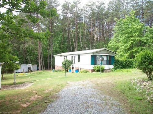 220 Pondview Dr, Reidsville, NC 27320-0693