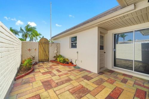 192 Boca Ciega Pt Blvd, Saint Petersburg FL  33708-2738 exterior