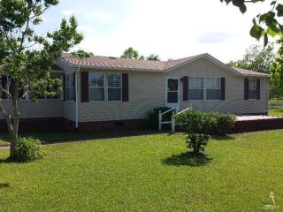 3 Kentucky Ave, Winnabow, NC 28479-5423