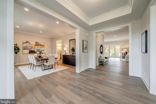 6580 Brooks Pl, Falls Church VA  22044-1105 exterior