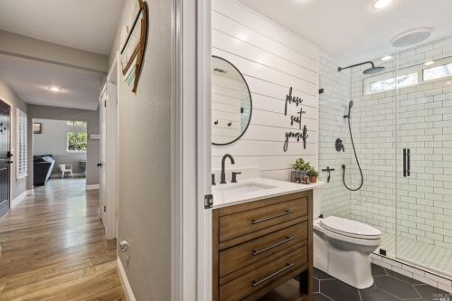 424 Stanford St, Vacaville CA  95687-4653 exterior