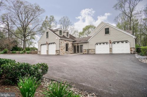 4 Beechwood Cir, Chadds Ford PA  19317-9109 exterior