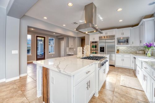 7432 Circulo Sequoia, Carlsbad CA 92009-8467 exterior